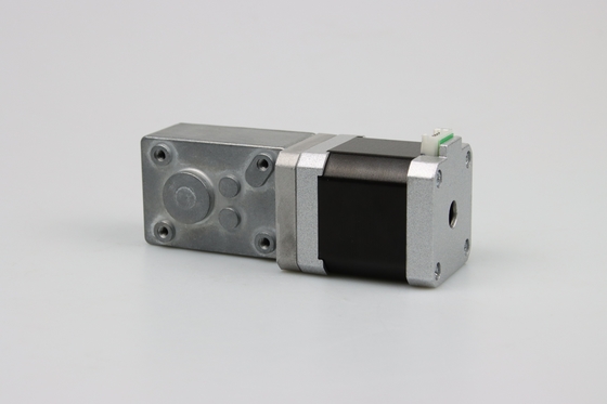 Hybrid 1.8 Derajat 1.5A Nema 17 Worm Geared Step Motor Untuk Otomasi Laboratorium